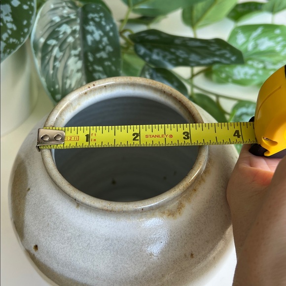 Handmade Neutral Pottery Vase Botanical Leaf Design Vintage - Picture 14 of 15